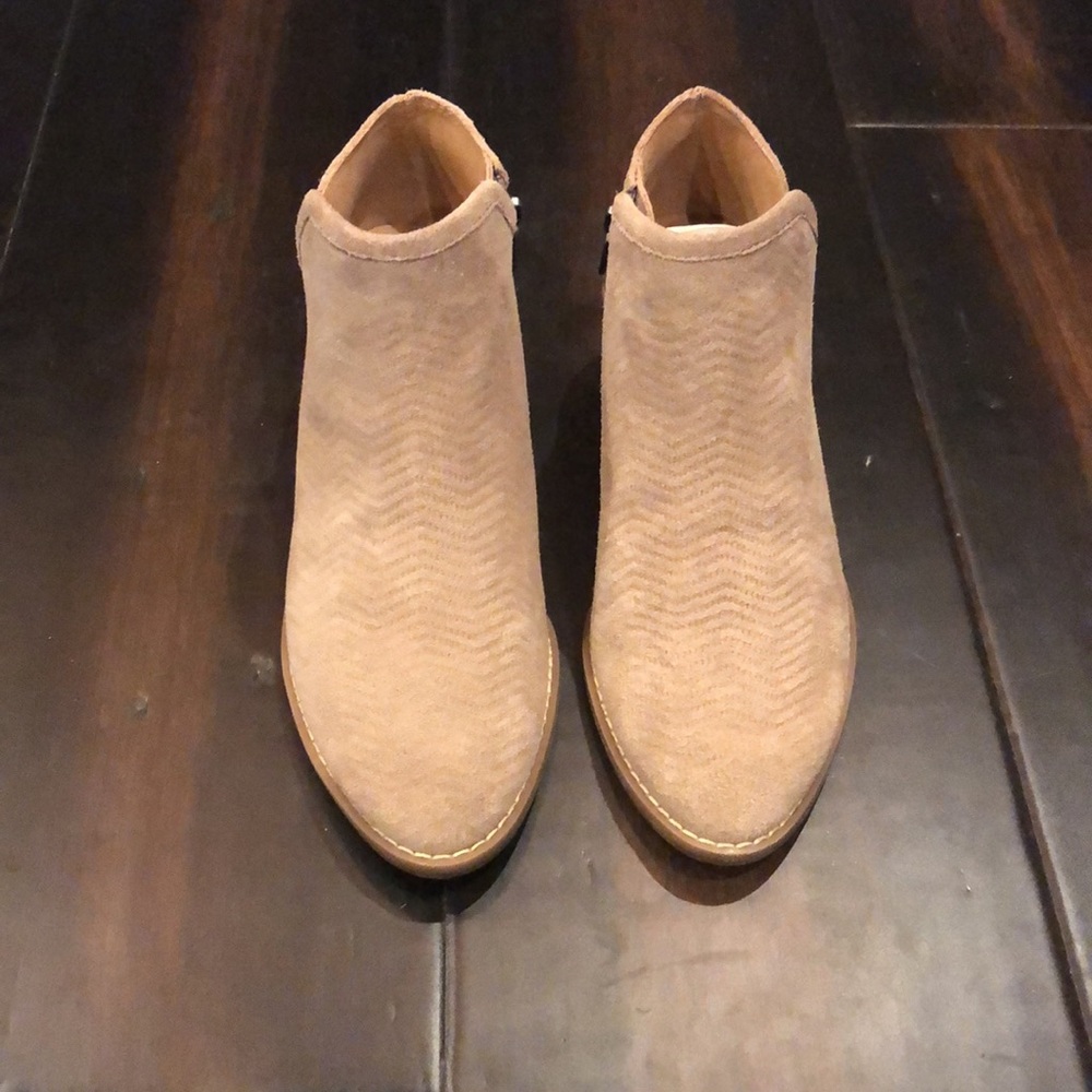 Lucky Brand Taupe Booties Size 8.5 - Picture 2 of 5